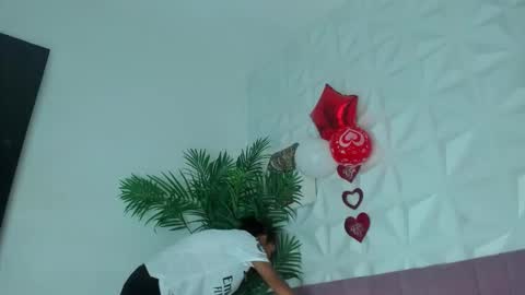 Snapshot of hellen_sky_ chatting on February 14, 7:10 pm hellen online show from February 14, 7:10 pm