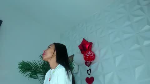 Snapshot of hellen_sky_ chatting on February 16, 7:10 pm hellen online show from February 16, 7:10 pm