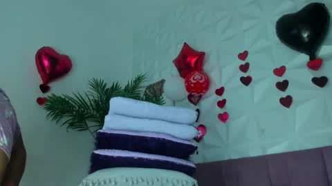 Snapshot of hellen_sky_ chatting on February 23, 2:58 pm hellen online show from February 23, 2:58 pm