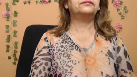 Snapshot of hellensextits chatting on January 18, 10:39 am hellen online show from January 18, 10:39 am