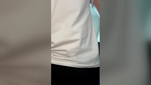 Snapshot of hellerc3po chatting on April 11, 1:54 am hellerc3po online show from April 11, 1:54 am