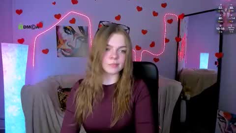 Snapshot of helli_belli chatting on February 21, 8:43 pm Helli online show from February 21, 8:43 pm