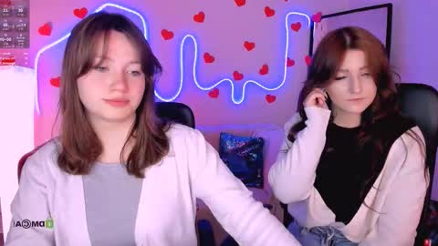 Snapshot of helli_belli chatting on February 22, 8:18 pm Helli online show from February 22, 8:18 pm