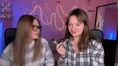 Snapshot of helli_belli chatting on March 6, 8:27 pm Helli online show from March 6, 8:27 pm