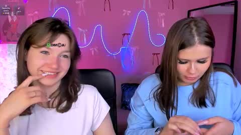 Snapshot of helli_belli chatting on March 7, 8:17 pm Helli online show from March 7, 8:17 pm