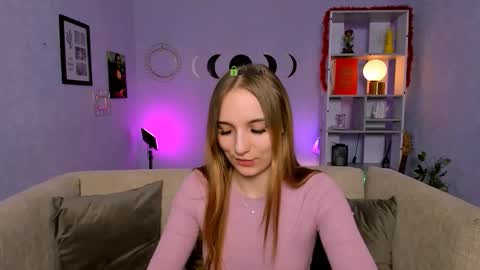 Snapshot of helli_belli chatting on March 16, 8:13 pm Helli online show from March 16, 8:13 pm