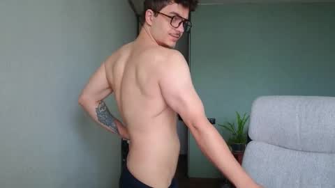 Snapshot of hellish_sugar chatting on November 9, 6:23 am Remy online show from November 9, 6:23 am