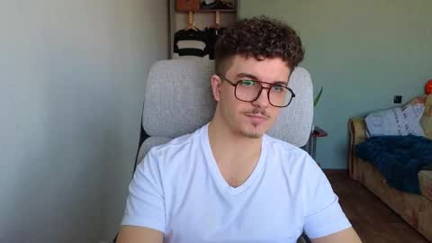 Snapshot of hellish_sugar chatting on January 12, 10:53 am Remy online show from January 12, 10:53 am