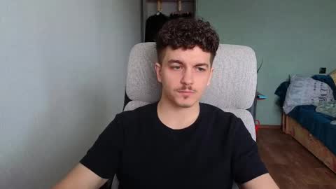 Snapshot of hellish_sugar chatting on January 15, 11:37 am Remy online show from January 15, 11:37 am