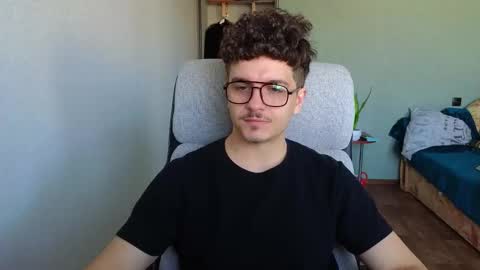 Snapshot of hellish_sugar chatting on January 16, 9:24 am Remy online show from January 16, 9:24 am