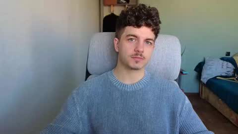 Snapshot of hellish_sugar chatting on January 19, 8:18 am Remy online show from January 19, 8:18 am