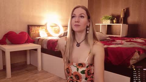 Snapshot of hello_lisha chatting on March 4, 7:36 am Alisia Monday to Friday from 10 am to 4 pm GMT 2 online show from March 4, 7:36 am