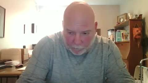 Snapshot of helloforfun111 chatting on January 18, 4:11 pm helloforfun111 online show from January 18, 4:11 pm