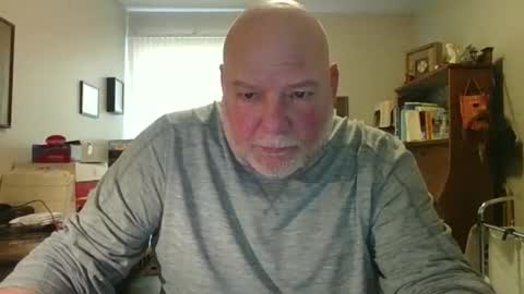 Snapshot of helloforfun111 chatting on March 23, 2:21 pm helloforfun111 online show from March 23, 2:21 pm