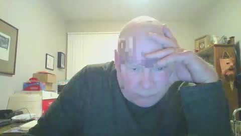 Snapshot of helloforfun111 chatting on April 12, 10:20 am helloforfun111 online show from April 12, 10:20 am