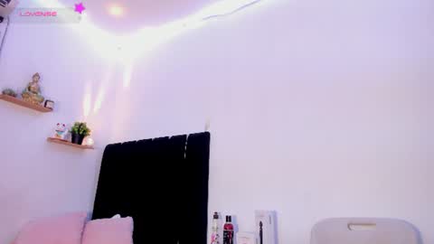 hellokitty38 online show from July 19, 12:42 pm