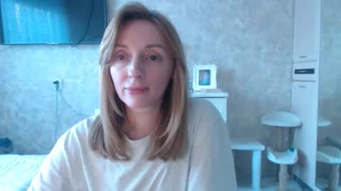 Snapshot of hellokittykaty chatting on February 18, 6:31 am Victory online show from February 18, 6:31 am