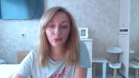 Snapshot of hellokittykaty chatting on February 20, 6:37 am Victory online show from February 20, 6:37 am