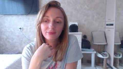 Snapshot of hellokittykaty chatting on March 2, 7:15 am Victory online show from March 2, 7:15 am