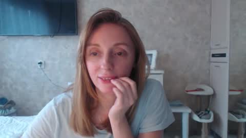 Snapshot of hellokittykaty chatting on March 16, 6:28 am Victory online show from March 16, 6:28 am