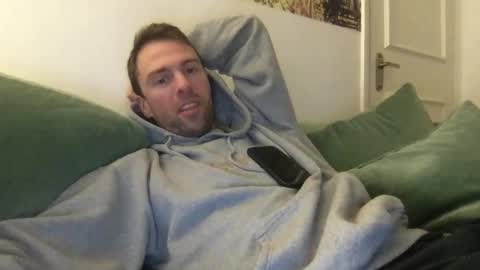 Snapshot of hellolucas69 chatting on October 28, 8:33 pm Lucas online show from October 28, 8:33 pm