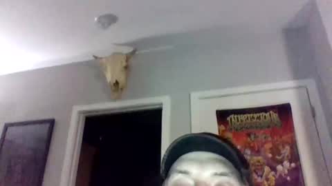 Snapshot of hellraz0r77 chatting on February 10, 8:09 am hellraz0r77 online show from February 10, 8:09 am