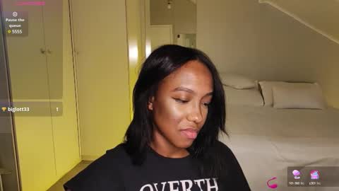 Snapshot of hellsd97 chatting on December 4, 4:54 am hellsd97 online show from December 4, 4:54 am