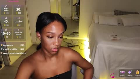 Snapshot of hellsd97 chatting on February 23, 5:23 am hellsd97 online show from February 23, 5:23 am