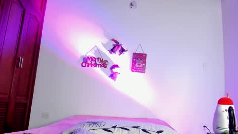 Snapshot of hellzel_moon chatting on January 9, 3:09 am Hellzel online show from January 9, 3:09 am