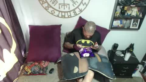 Snapshot of helsinski98 chatting on March 11, 6:19 pm Byorn online show from March 11, 6:19 pm