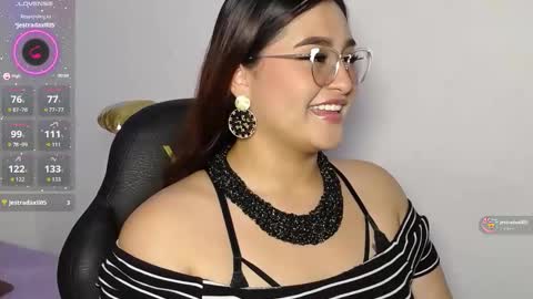 Snapshot of heluejamil chatting on October 20, 7:47 pm Zahira online show from October 20, 7:47 pm