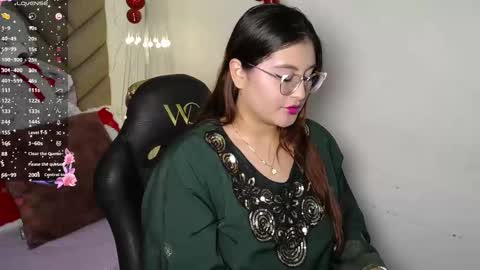 Snapshot of heluejamil chatting on November 16, 12:05 am Zahira online show from November 16, 12:05 am