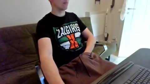 Snapshot of hemligknull chatting on April 7, 9:32 am Jason Statham online show from April 7, 9:32 am