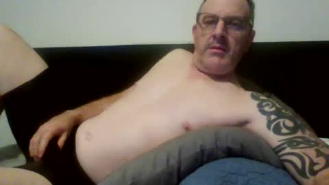 hempie1973 online show from July 2, 12:33 pm