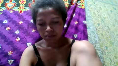 Snapshot of henitsaldy chatting on March 4, 8:20 am henitsaldy online show from March 4, 8:20 am