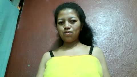 Snapshot of henitsaldy chatting on March 16, 2:28 am henitsaldy online show from March 16, 2:28 am