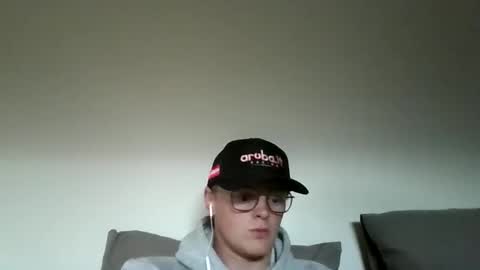 henrietje online show from May 14, 7:09 pm