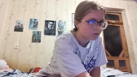 Leila online show from July 8, 9:08 pm