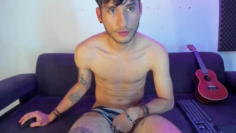 Snapshot of henrik_senn chatting on December 3, 8:39 pm henrik_senn online show from December 3, 8:39 pm