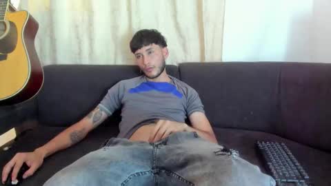 Snapshot of henrik_senn chatting on September 16, 9:16 pm henrik_senn online show from September 16, 9:16 pm