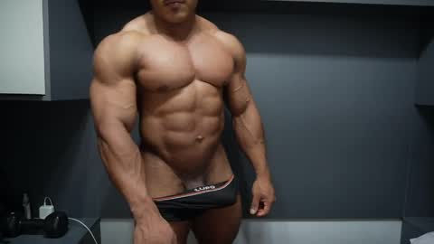 Henri online show from April 7, 11:04 pm