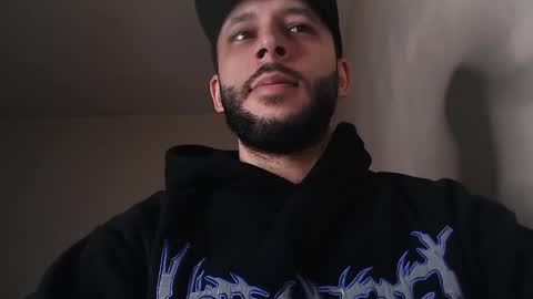 Snapshot of henryaxe chatting on May 1, 1:05 pm HenryAxe online show from May 1, 1:05 pm