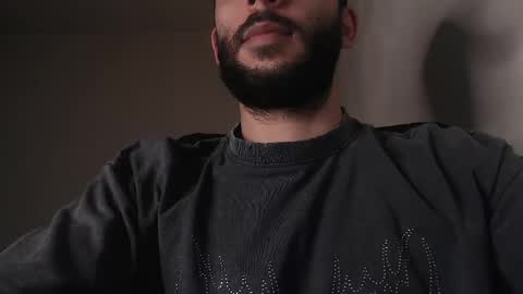 Snapshot of henryaxe chatting on May 16, 8:44 am HenryAxe online show from May 16, 8:44 am