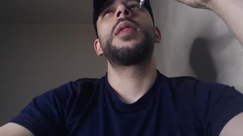 Snapshot of henryaxe chatting on May 22, 2:12 pm HenryAxe online show from May 22, 2:12 pm