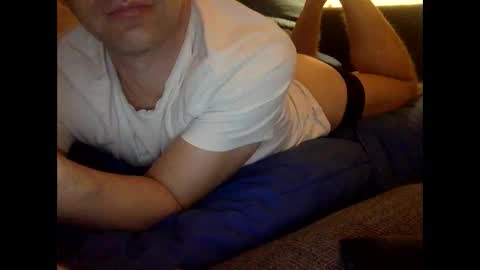 Snapshot of henryhipster chatting on December 14, 11:20 pm Henryhipster sub spank useme new Europe Twink kiss first fit kinky naughty online show from December 14, 11:20 pm