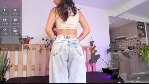 Snapshot of hera_069 chatting on December 23, 5:43 pm Hello I am Valentina independent Colombian model I love sensuality and pleasure welcome online show from December 23, 5:43 pm