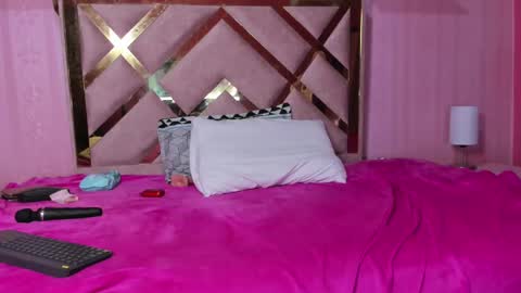 Snapshot of hera_elis chatting on March 1, 10:53 pm hera_elis online show from March 1, 10:53 pm