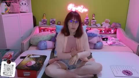 HeraLuna  online show from May 12, 7:33 pm