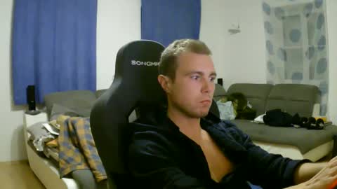 John Pearl online show from May 20, 8:37 pm