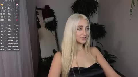 Snapshot of here_wego_again_ chatting on December 15, 2:16 am Elise online show from December 15, 2:16 am